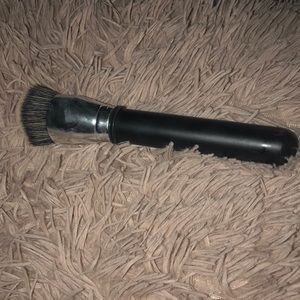 JAPONESQUE HIGH DENSITY FOUNDATION BRUSH